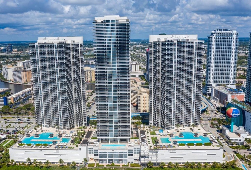 Beach Club Hallandale: oceanfront living steps from the best entertainment venues of South Florida image 01